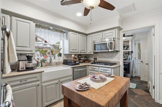 5814 Lodge Creek Drive, Houston, TX 77066