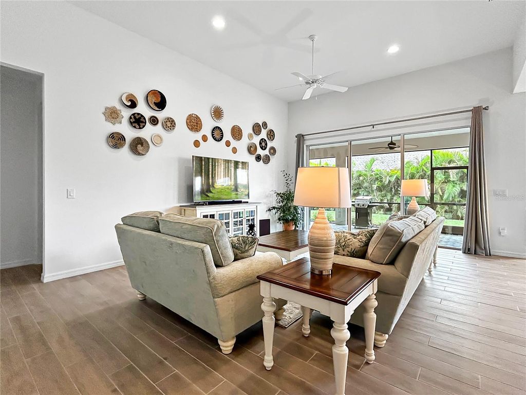 Image 15 of property listing at 12022 GOLDENROD AVENUE, Bradenton, FL 34212