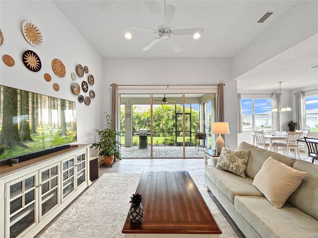 Image 18 of property listing at 12022 GOLDENROD AVENUE, Bradenton, FL 34212