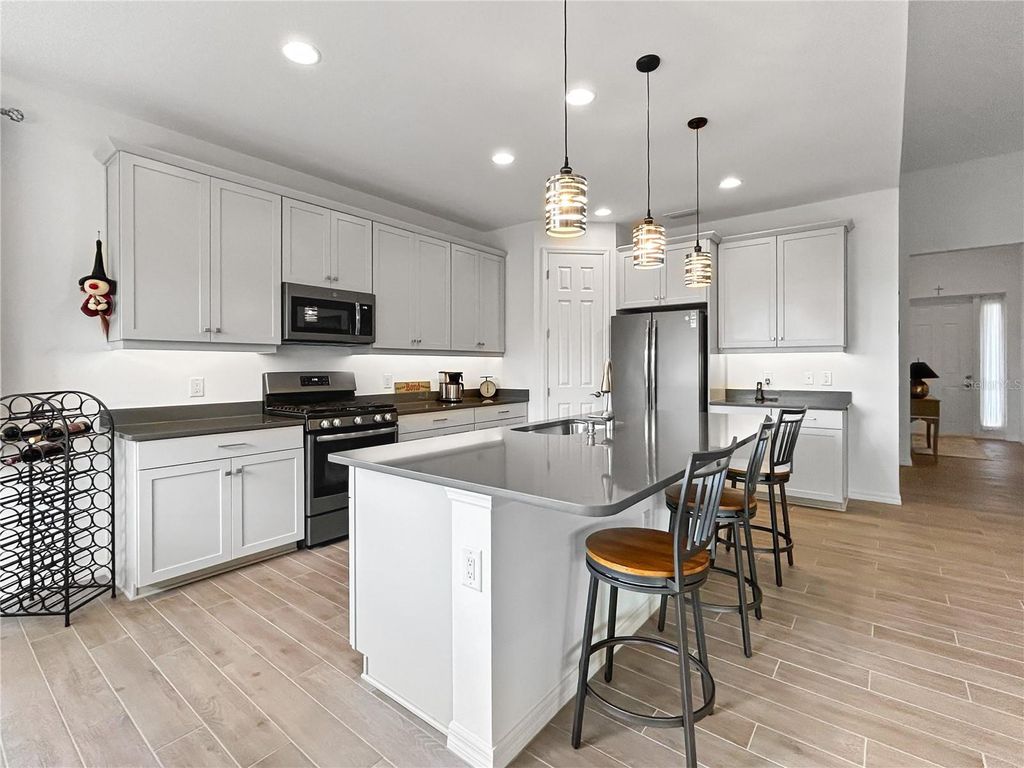 Image 19 of property listing at 12022 GOLDENROD AVENUE, Bradenton, FL 34212