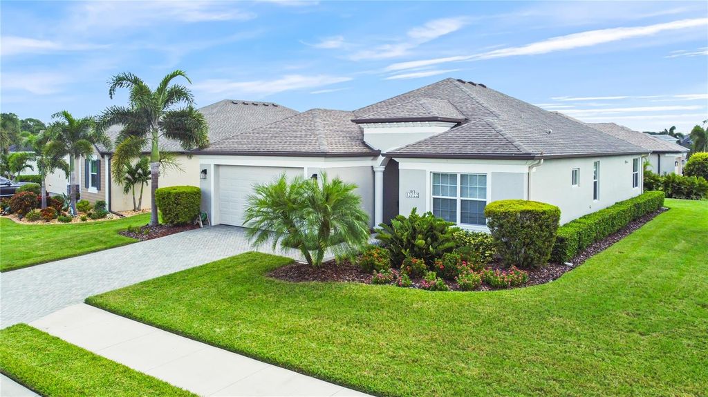 Image 3 of property listing at 12022 GOLDENROD AVENUE, Bradenton, FL 34212