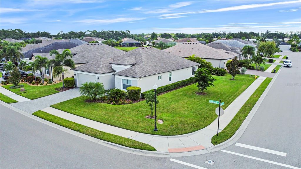 Image 5 of property listing at 12022 GOLDENROD AVENUE, Bradenton, FL 34212