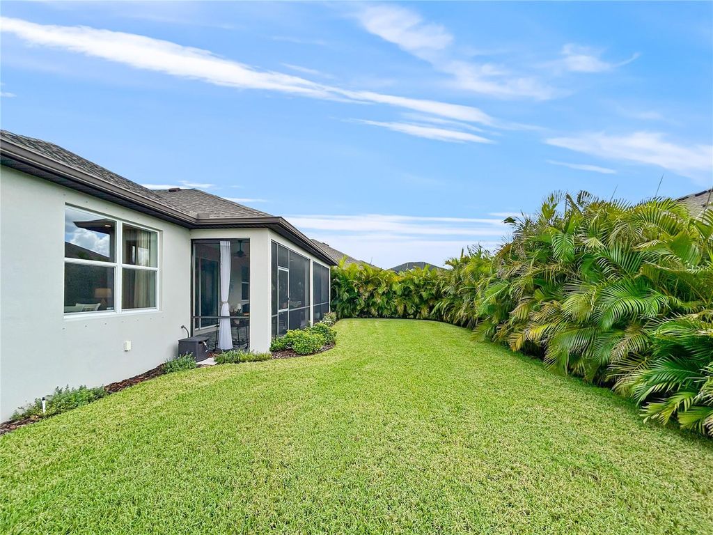Image 7 of property listing at 12022 GOLDENROD AVENUE, Bradenton, FL 34212