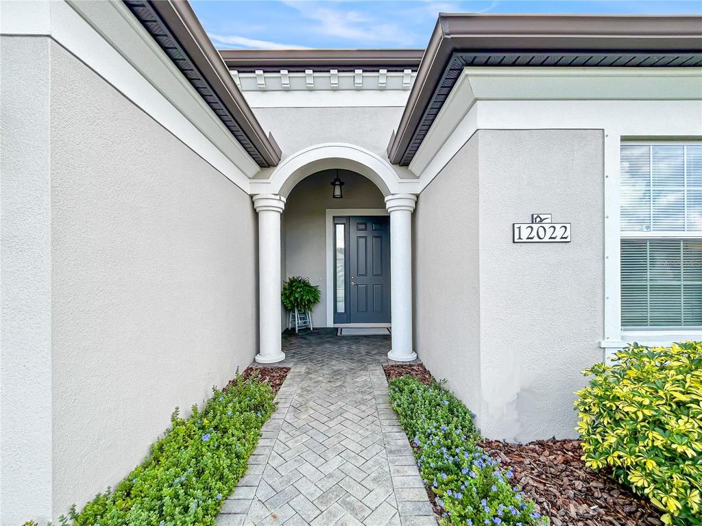 Image 8 of property listing at 12022 GOLDENROD AVENUE, Bradenton, FL 34212