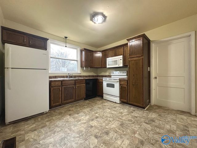 3604 N Memorial Pkwy NW, Huntsville, AL 35801