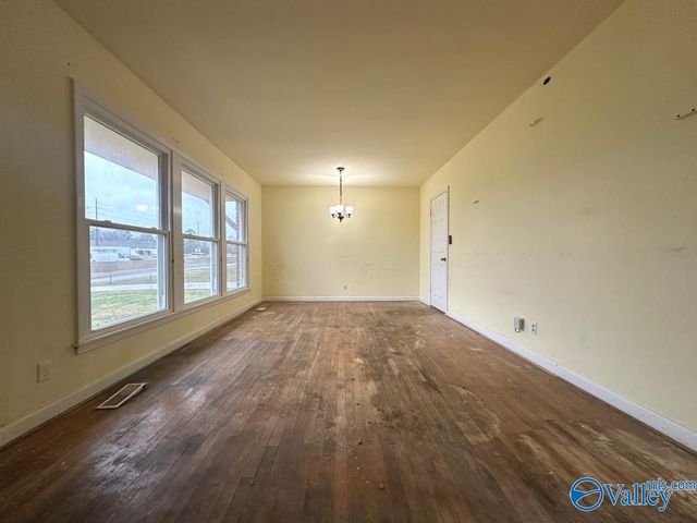 3604 N Memorial Pkwy NW, Huntsville, AL 35801