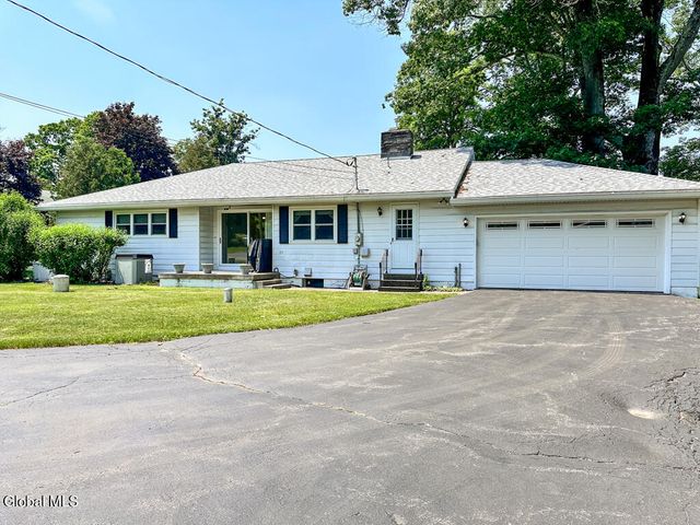 29 Trout Pavilion Road, Queensbury, NY 12804