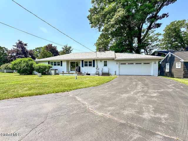 29 Trout Pavilion Road, Queensbury, NY 12804