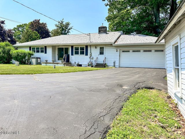 29 Trout Pavilion Road, Queensbury, NY 12804