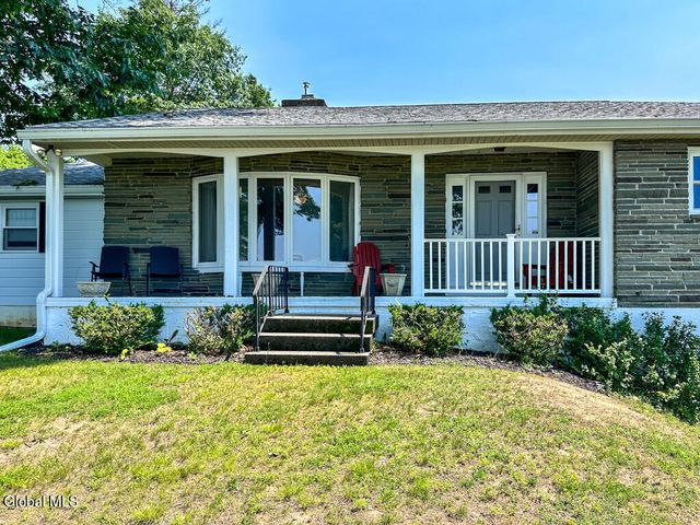 29 Trout Pavilion Road, Queensbury, NY 12804