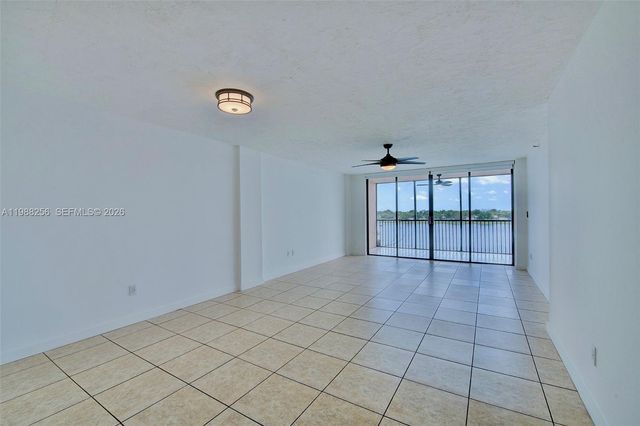 20850 San Simeon Way 506-5, Miami, FL 33179