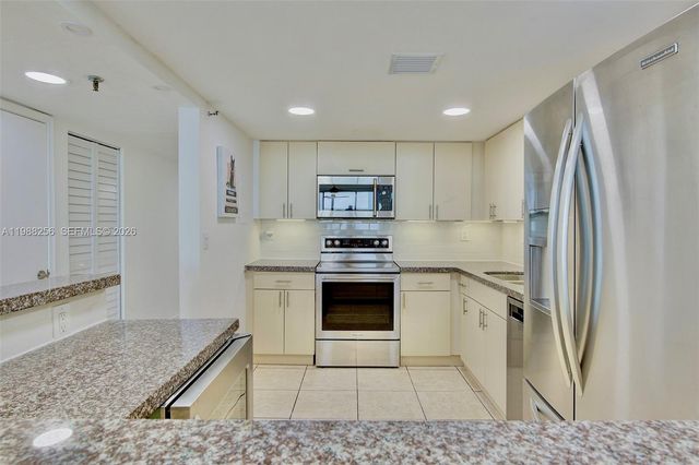 20850 San Simeon Way 506-5, Miami, FL 33179