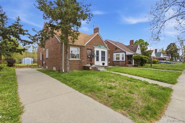18260 Strathmoor Street, Detroit, MI 48235