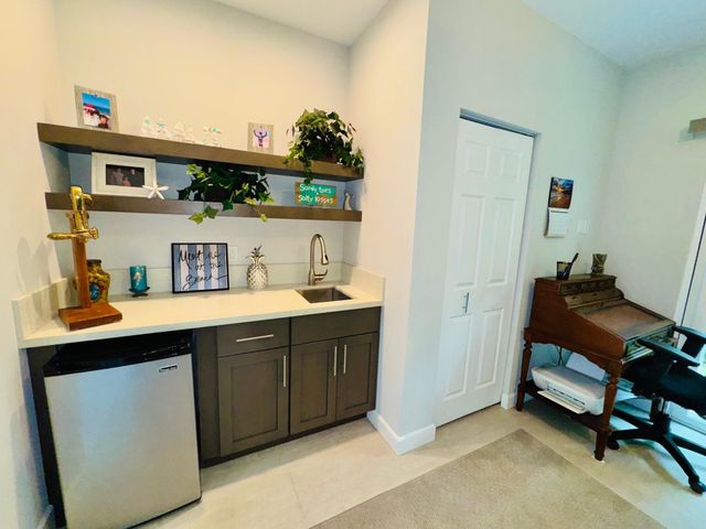 533 Mikioi Pl # 2, Kihei, HI 96753