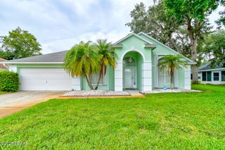 220 Hollowbrook Circle, Daytona Beach, FL 32114
