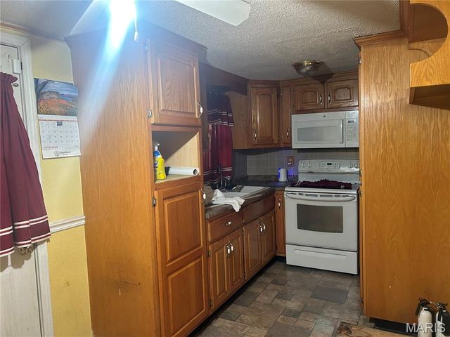 1910 Wallace, Poplar Bluff, MO 63901