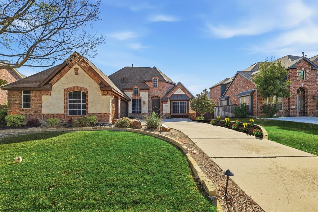 205 Odyssey Lane, Mansfield, TX 76063