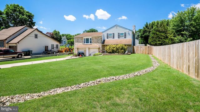 14 MCCARTHY AVE, Langhorne, PA 19047