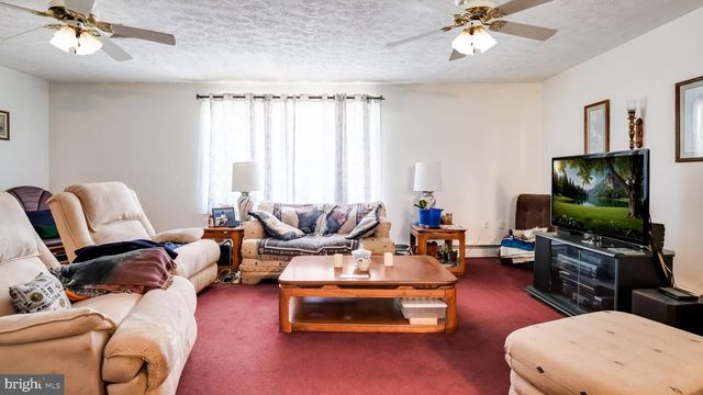 14 MCCARTHY AVE, Langhorne, PA 19047