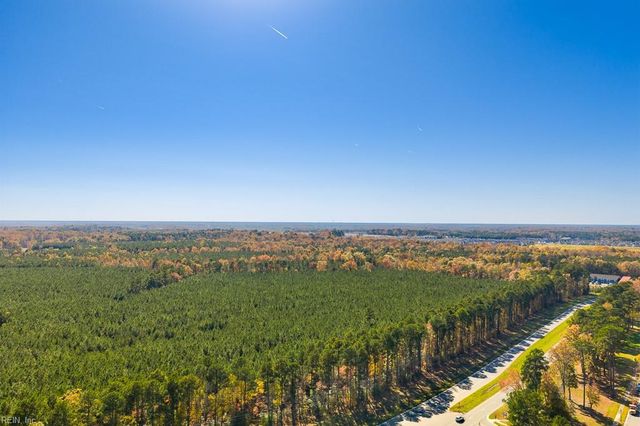 20 Brewers Neck BLVD, Carrollton, VA 23314