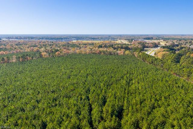 20 Brewers Neck BLVD, Carrollton, VA 23314