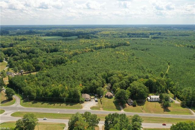 20 Brewers Neck BLVD, Carrollton, VA 23314