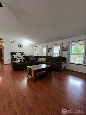 40 E Jarrett Drive, Shelton, WA 98584