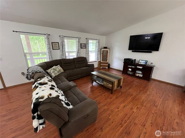 40 E Jarrett Drive, Shelton, WA 98584