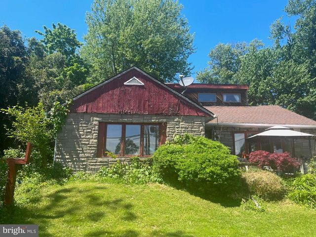1312 FROSTY HOLLOW RD, Levittown, PA 19056
