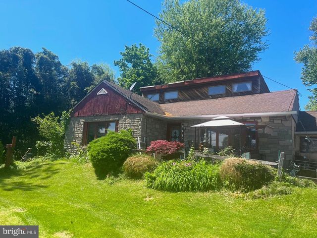 1312 FROSTY HOLLOW RD, Levittown, PA 19056
