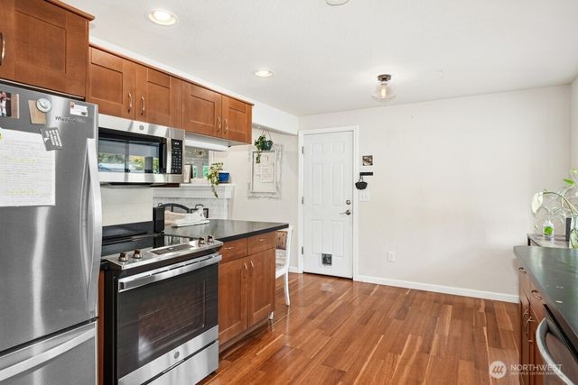 21013 NE 60th Place, Redmond, WA 98053