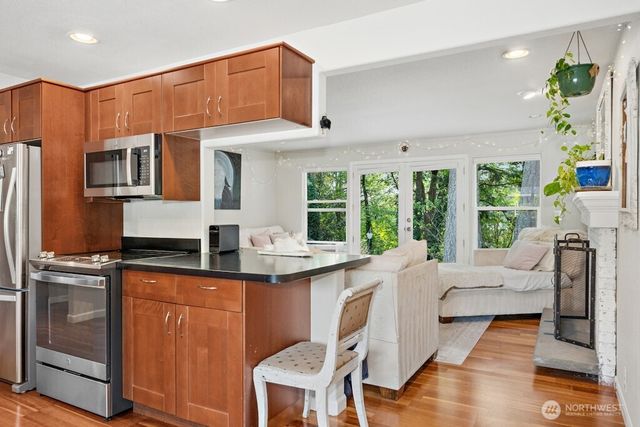 21013 NE 60th Place, Redmond, WA 98053