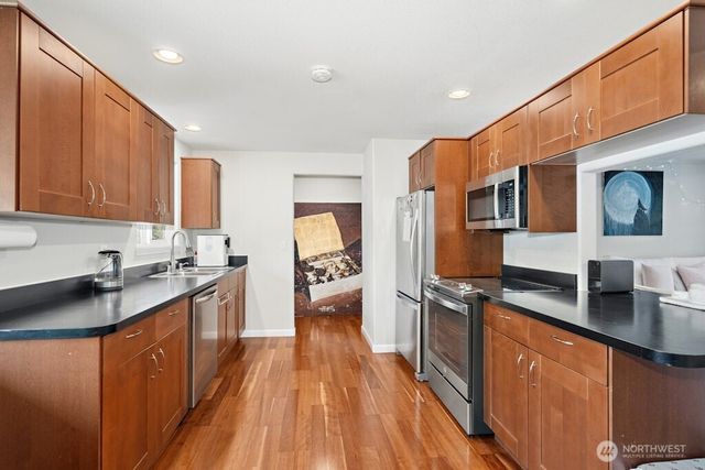 21013 NE 60th Place, Redmond, WA 98053