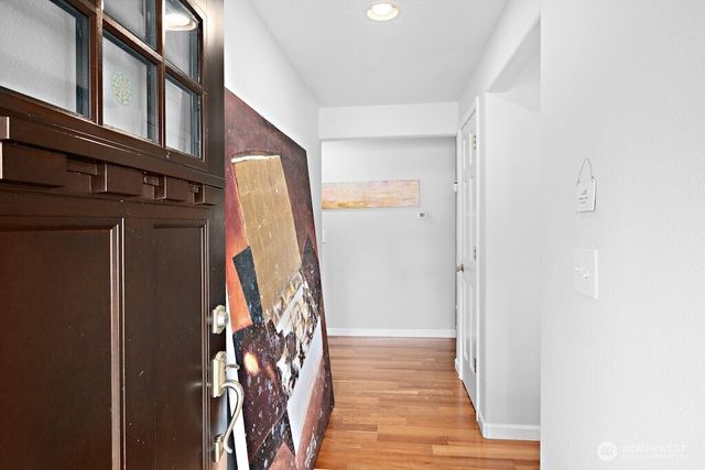 21013 NE 60th Place, Redmond, WA 98053