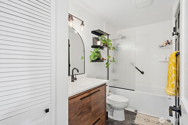 21013 NE 60th Place, Redmond, WA 98053