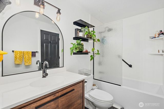 21013 NE 60th Place, Redmond, WA 98053