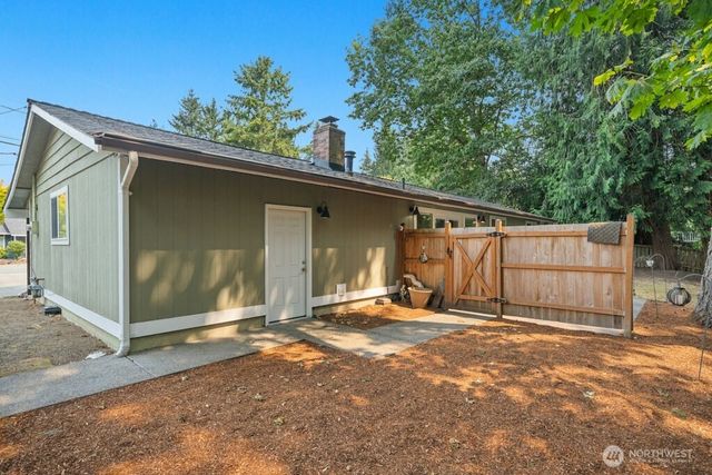 21013 NE 60th Place, Redmond, WA 98053