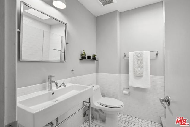 970 Palm Avenue 218, West Hollywood, CA 90069