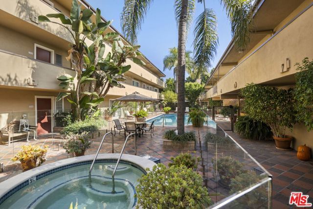 970 Palm Avenue 218, West Hollywood, CA 90069