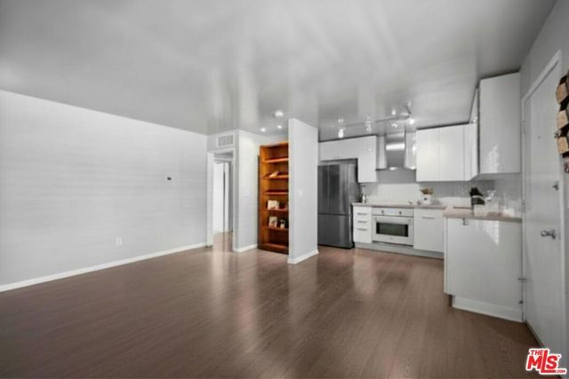 970 Palm Avenue 218, West Hollywood, CA 90069