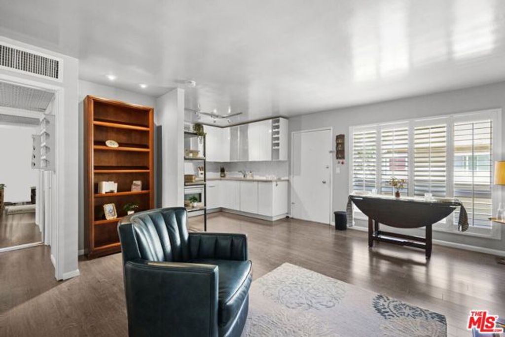 970 Palm Avenue 218, West Hollywood, CA 90069