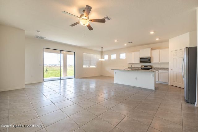 1753 Farnhouse Road SE, Palm Bay, FL 32909