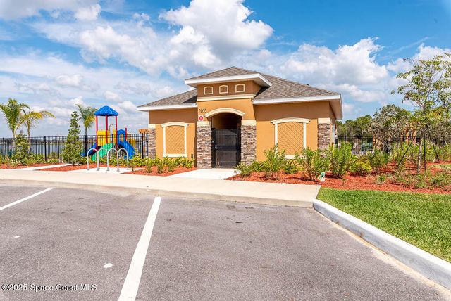 1753 Farnhouse Road SE, Palm Bay, FL 32909