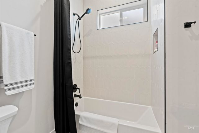 6299 W Biathlon St, Eagle, ID 83616