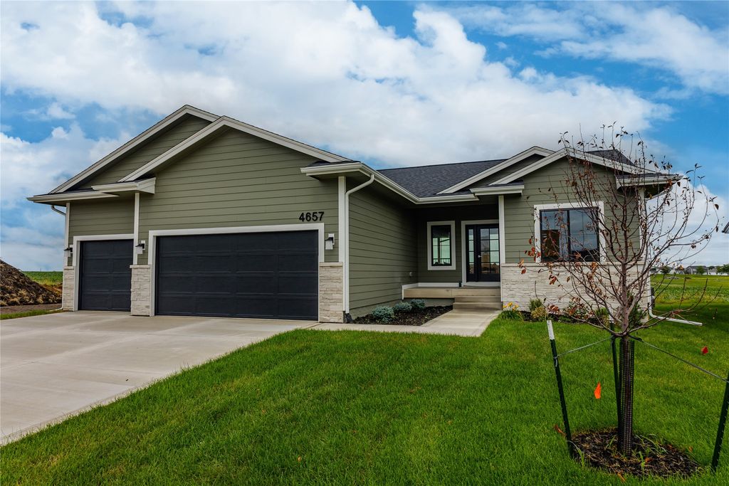 4657 177th Street, Urbandale, IA 50323