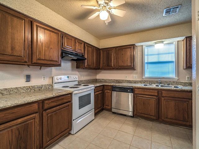 509 S Hastings Street, Irving, TX 75060
