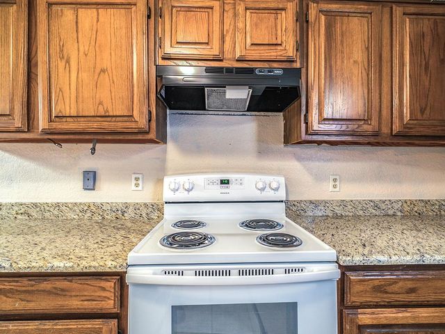 509 S Hastings Street, Irving, TX 75060