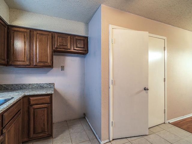 509 S Hastings Street, Irving, TX 75060