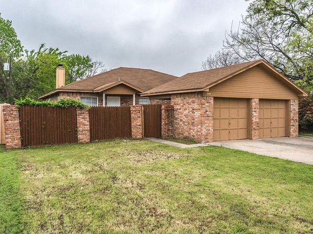 509 S Hastings Street, Irving, TX 75060