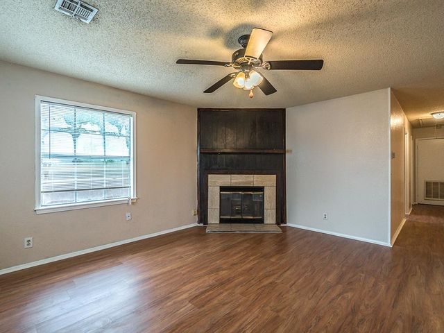 509 S Hastings Street, Irving, TX 75060